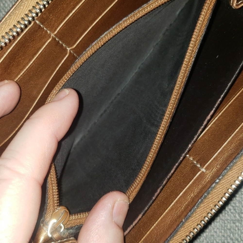 GUCCI GG Guccissima Leather Zip Around Bifold Long Wallet - Picture 5 of 11